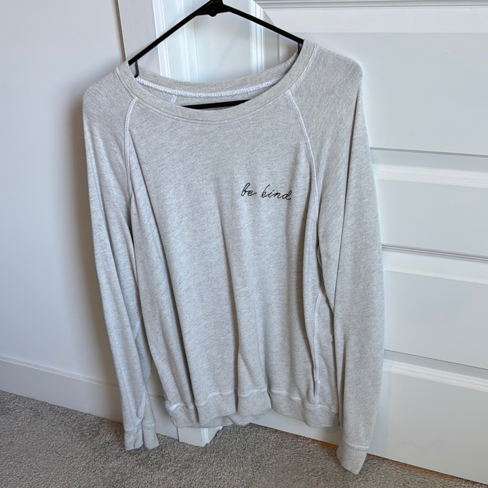 Be Kind‎ lightweight crewneck